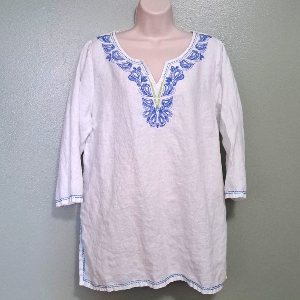 Embroidered Linen Tommy Bahama Top large v neck white